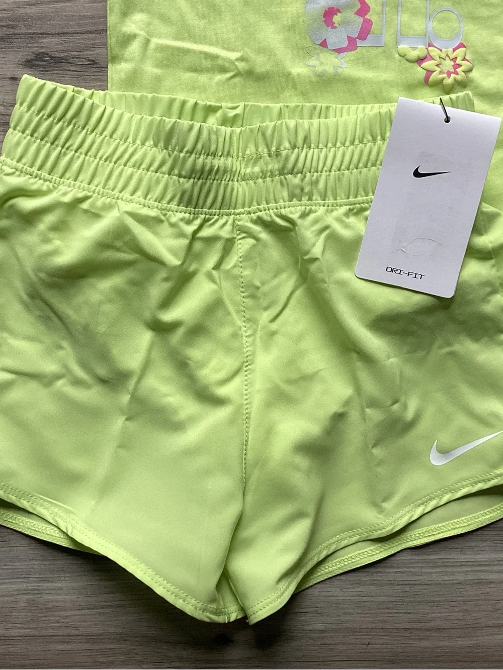 Nike Girls Tee & Shorts outfit size 5(NWT) ~PRICE FIRM, NO OFFERS~ - Picture 2 of 4